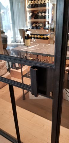 Agencements verre et métal pour restaurant - France